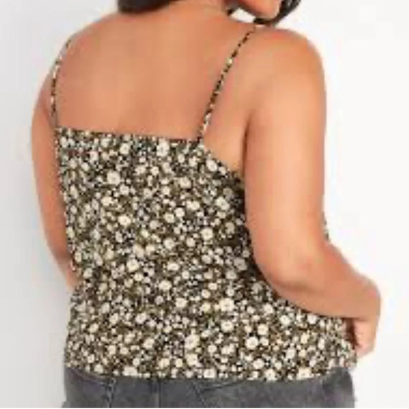 Old Navy black and cream floral tank top - Picture 2 of 11